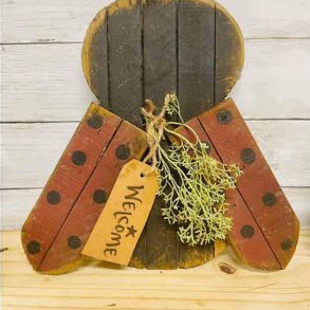 *Hanging Wood Lath “Welcome” Ladybug
